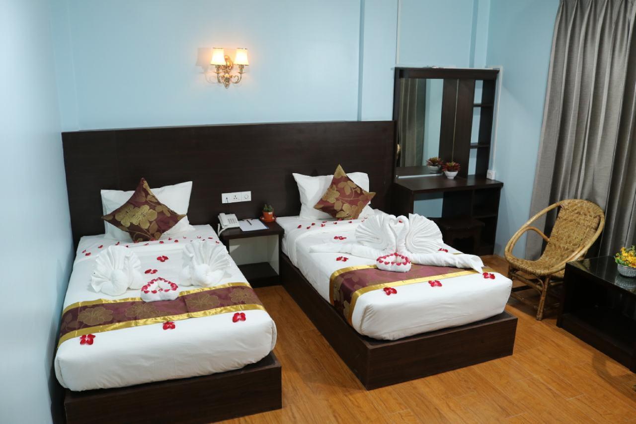 Hotel San Taw Win Pathein Esterno foto
