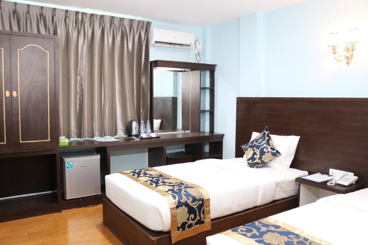 Hotel San Taw Win Pathein Esterno foto