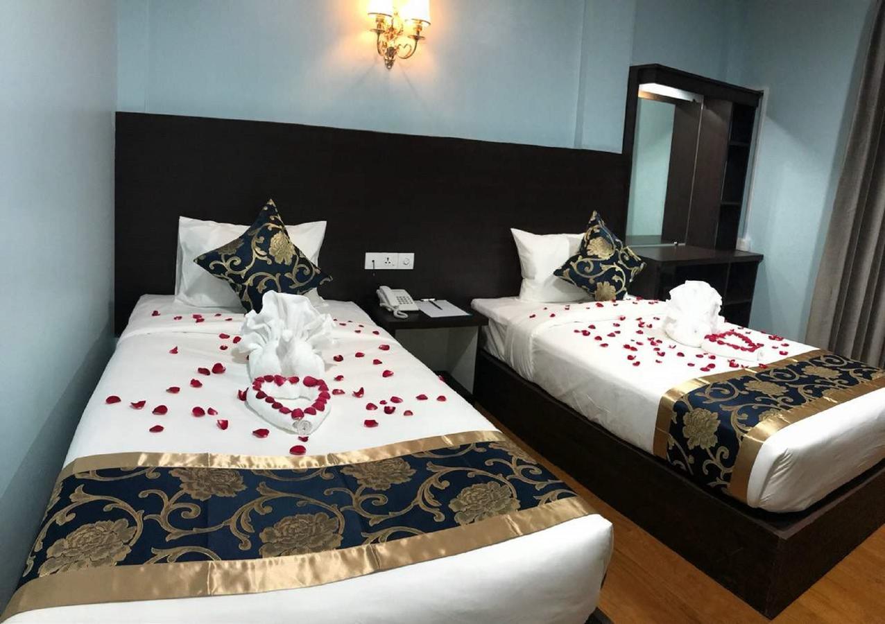 Hotel San Taw Win Pathein Esterno foto