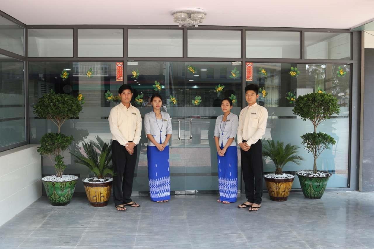 Hotel San Taw Win Pathein Esterno foto