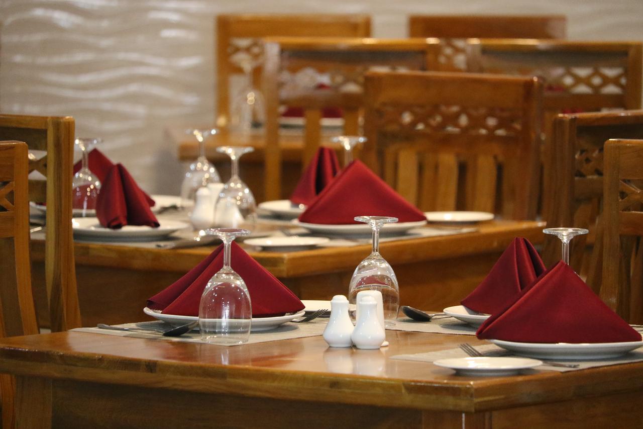 Hotel San Taw Win Pathein Esterno foto
