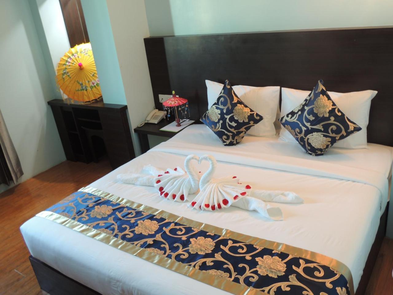 Hotel San Taw Win Pathein Esterno foto