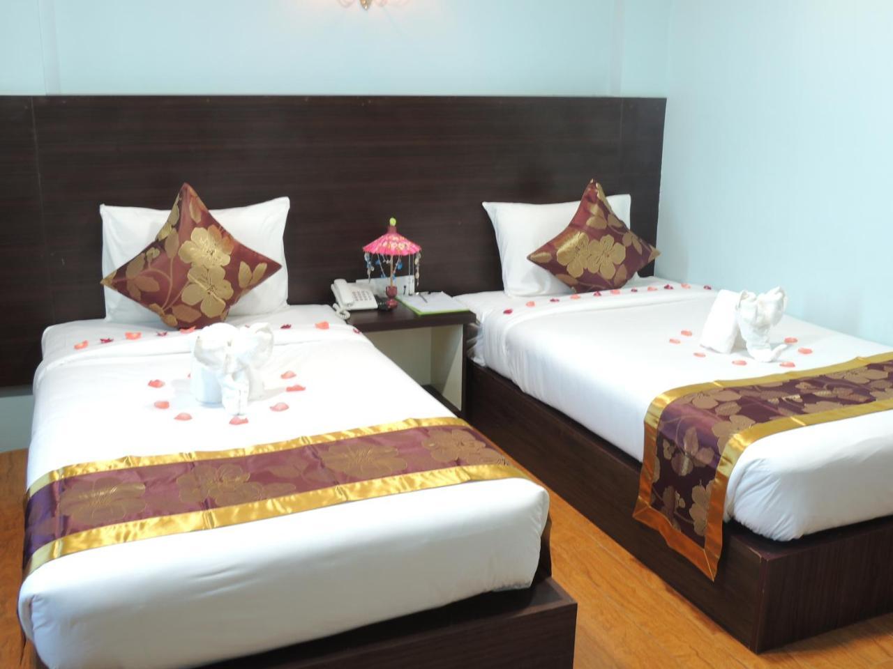 Hotel San Taw Win Pathein Esterno foto